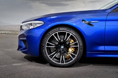 BMWM5MK6_04