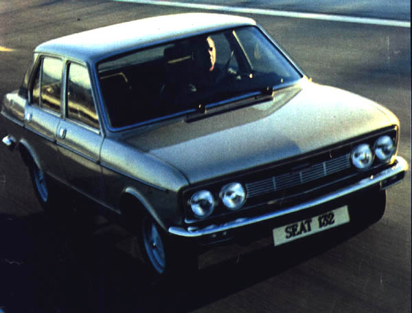 SEAT132_3