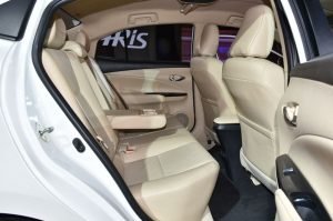 ToyotaYaris2018_08