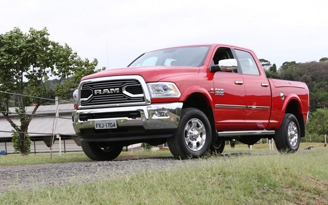 DodgeRam2500Laramie_01